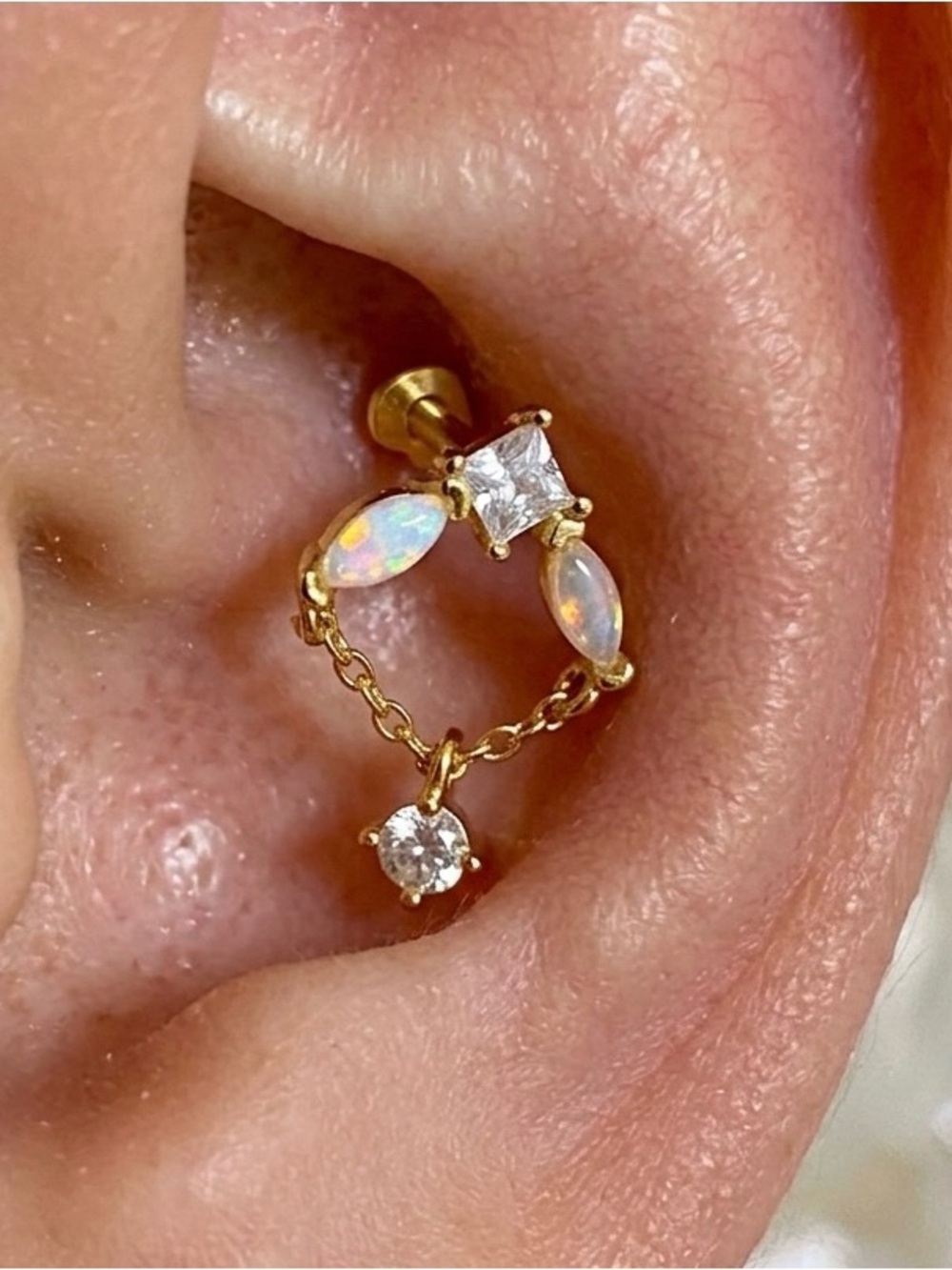 Elegant Gold and Opal Chain cartilage Earring